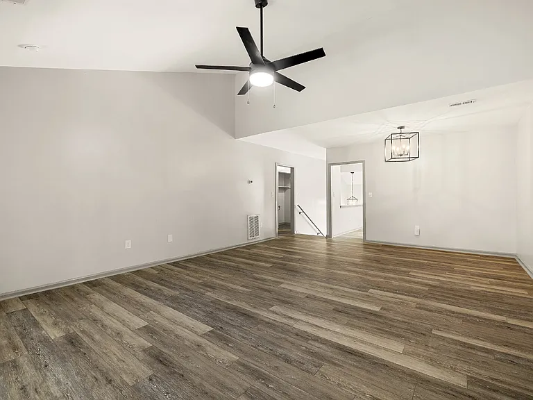 1551 Hunt Club Ct — Photo 10