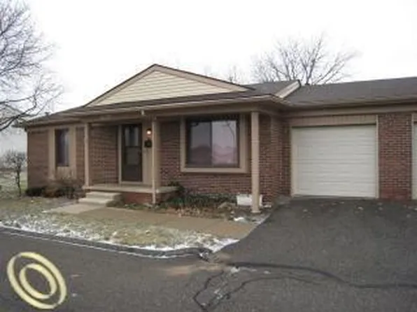 2924 Roundtree Dr #1, Troy, MI 48083