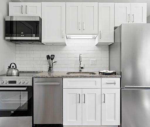 4th image of 1640 E Mound St #2