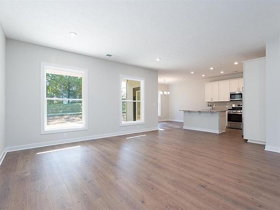 5th image of 967 Onyx Ln