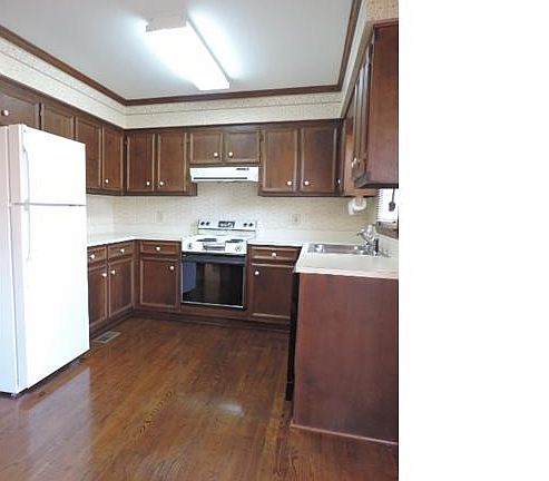3rd image of 129 N Overland Dr