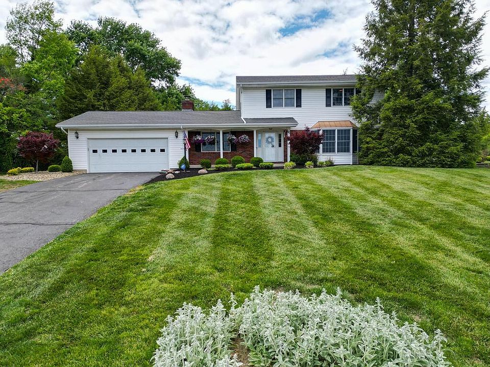 1st image of 65 Applewood Dr