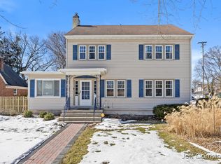 2303 Everest Ave SE, Grand Rapids, MI 49507
