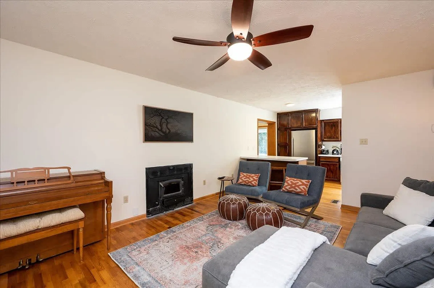 4 bed, 3.0 bath, 1980 sqft, $2,822 — Photo 4