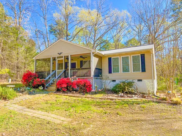 135 Occoneechee Rd, Clarksville, VA 23927