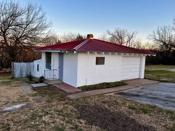 406 N Main St Street, Pleasant Hope, MO 65725