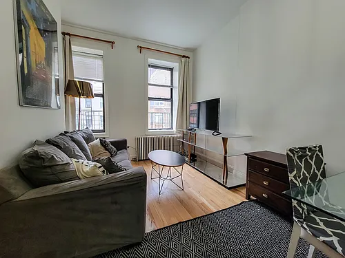 344 E 51st St #4A Photo 1 344 E 51st St #4A Photo 1
