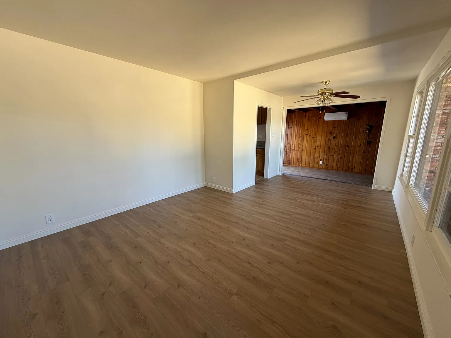3 bed, 1270 sqft, $3,250 — Photo 2