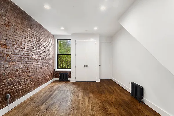 Rented by MNS | media 22