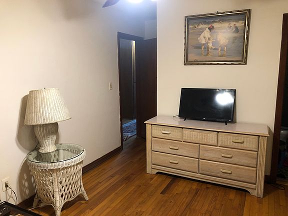2nd image of 39 Hope St #R-2