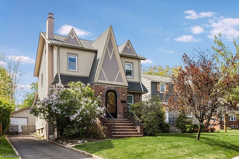 1st image of 81 Boyden Ave
