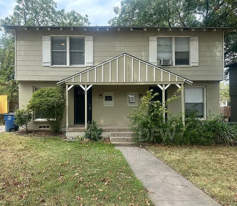 2 bed, 1.0 bath, 900 sqft, $1,700 — Photo 1