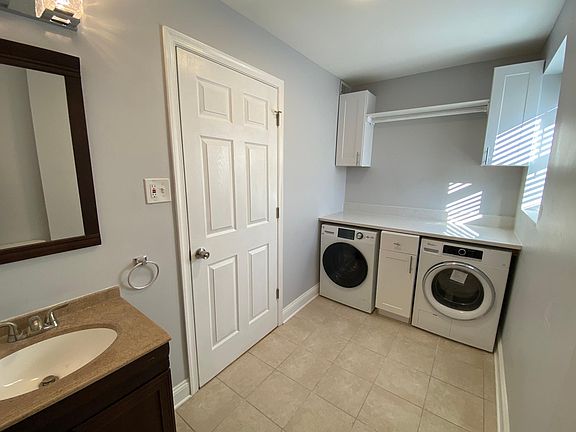 4th image of 536 W Girard Ave APT 2