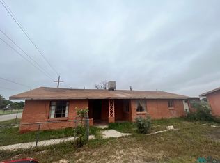 703 & 705 Elgin Rd, Carlsbad, NM 88220