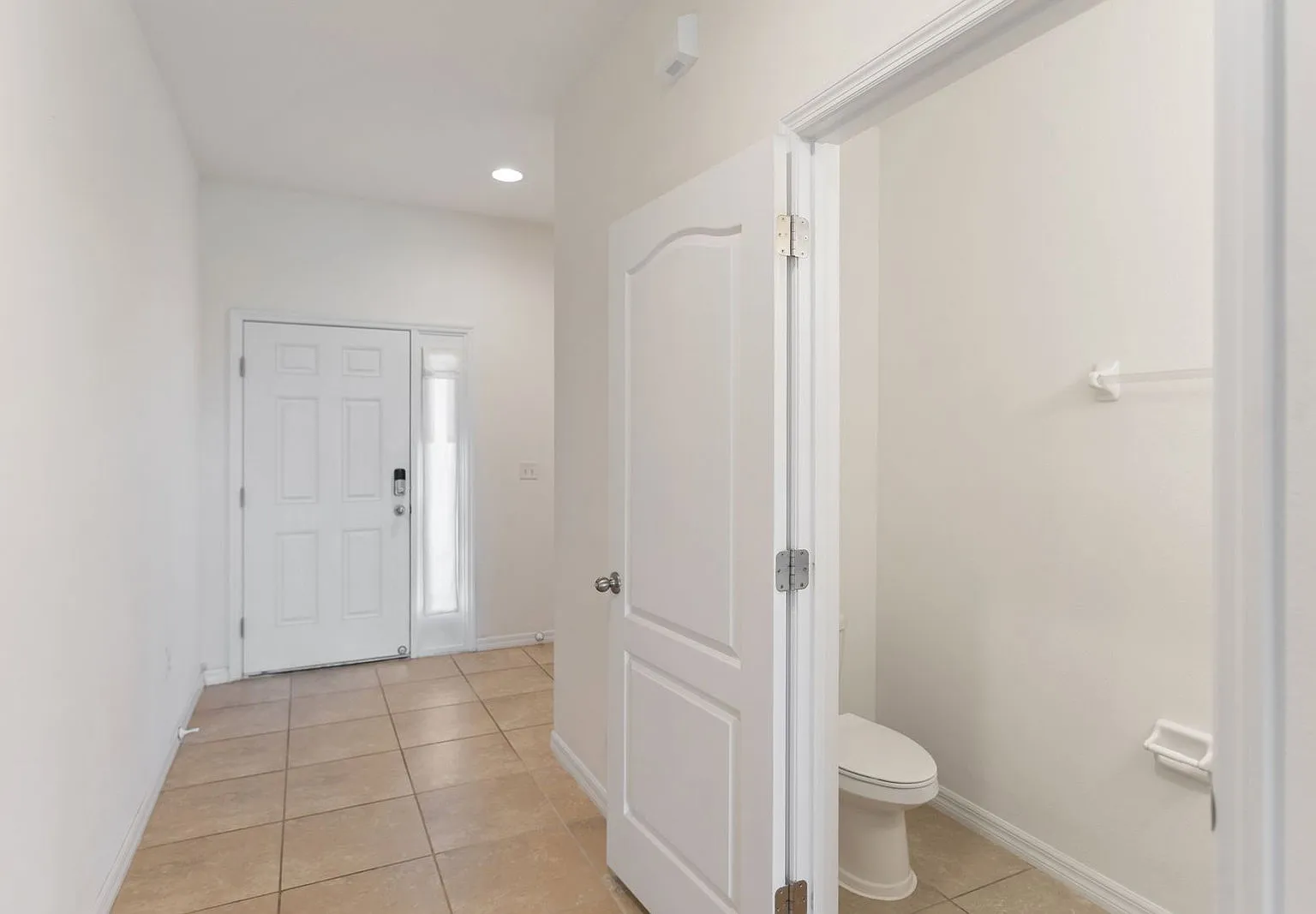 3 bed, 2.5 bath, 1689 sqft, $2,225 — Photo 4