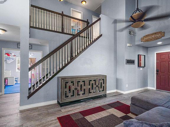 5th image of 1050 Cloverbrook Circle