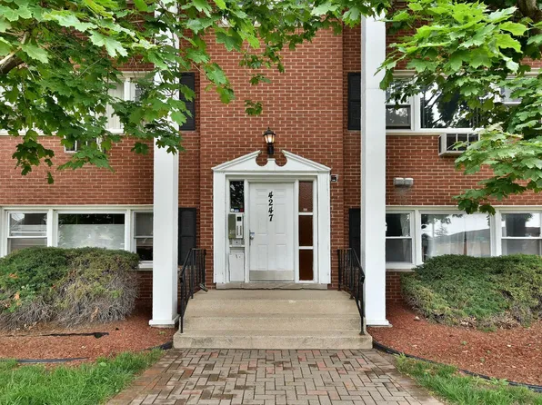 4247 Amelia Ave APT 1C, Lyons, IL 60534