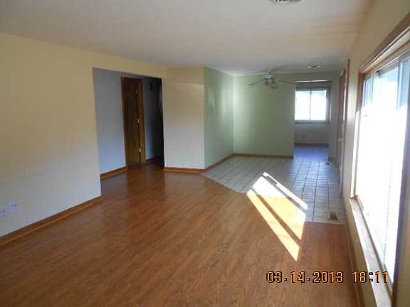 3rd image of 359 Lee Cir