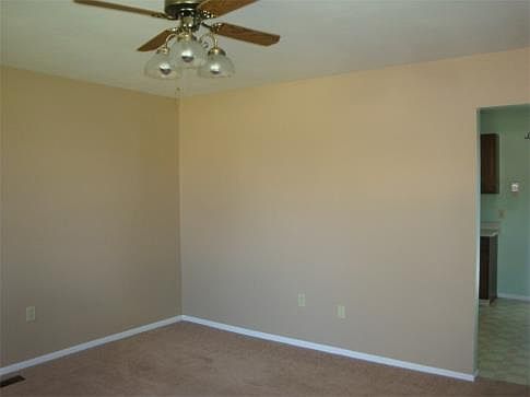 2nd image of 1401 N Gillan St