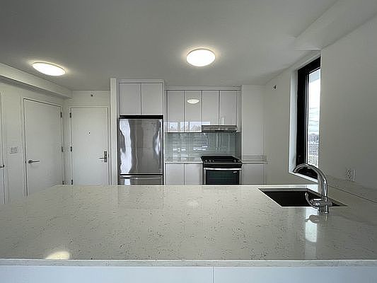 5th image of 2740 21st St APT 4D
