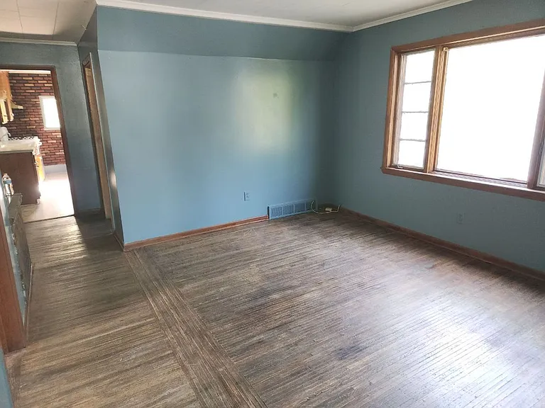 96 Cameron St — Photo 13