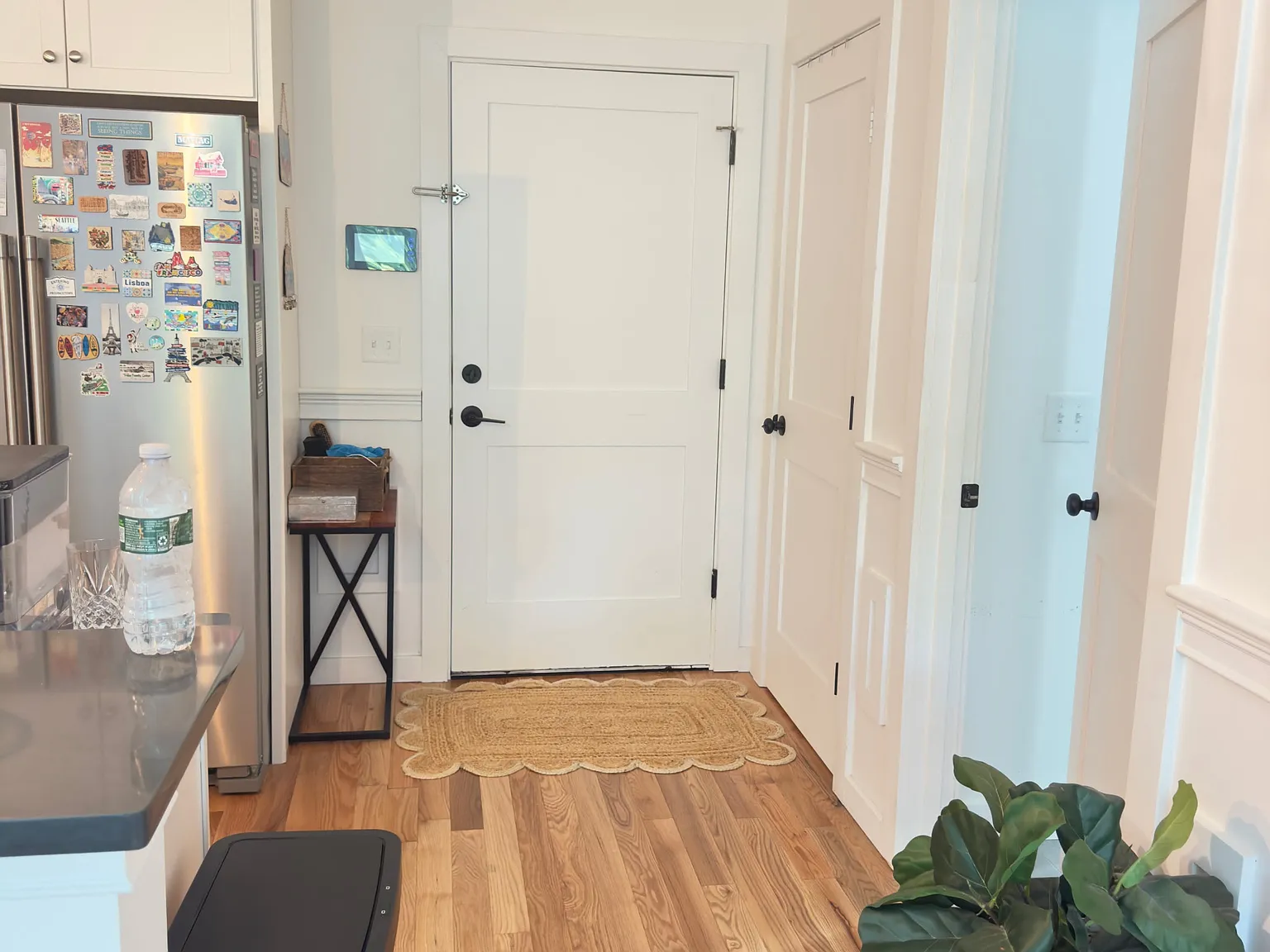 3 bed, 1200 sqft, $3,350 — Photo 2