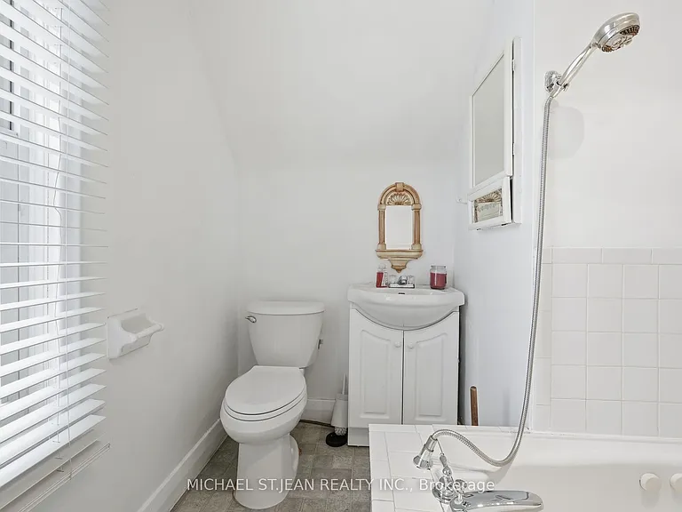 20 York St — Photo 35