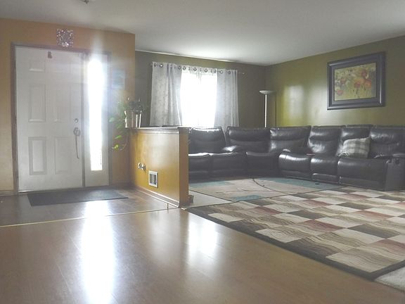 2nd image of 3178 Kennedy Dr
