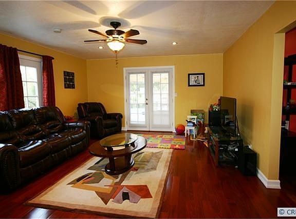 4th image of 723 E Meadowbrook Ave