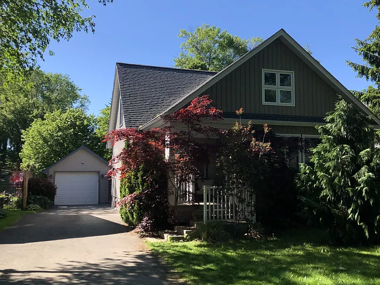 529 Simcoe St — Photo 4