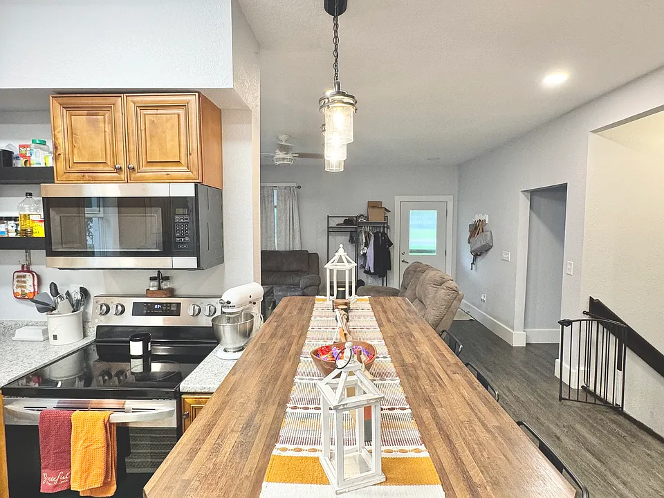 1101 W Elm St #1