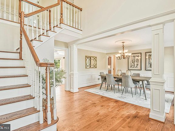 2nd image of 8306 Knotty Pine Ln