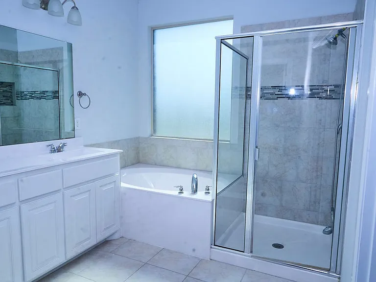 1048 Madelia Ave — Photo 8