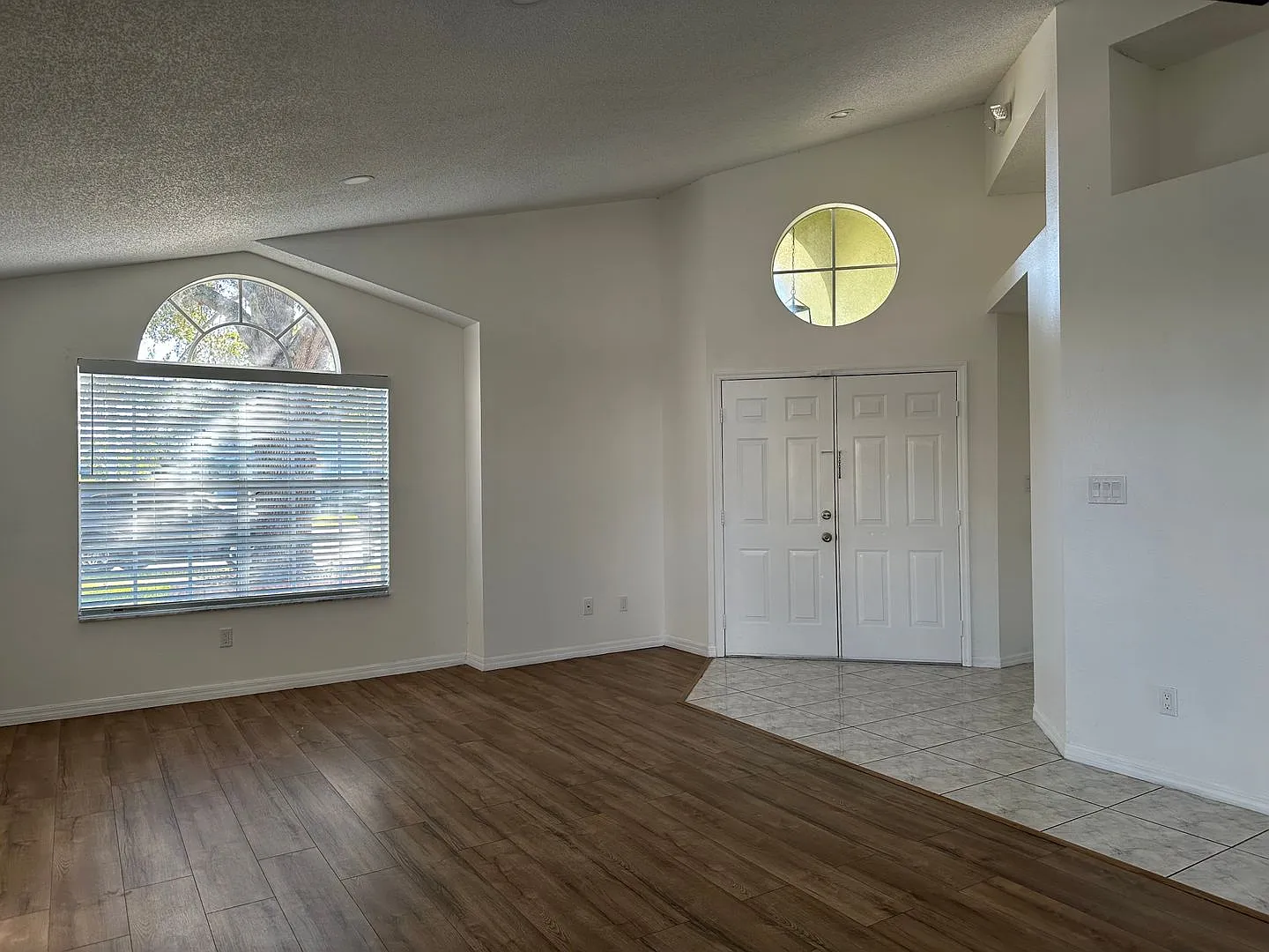 5 Bedroom Pool Home for Rent — Photo 4