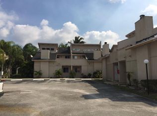 3943 Coral Springs Dr, Coral Springs, FL 33065