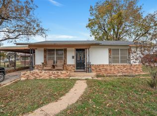 505 E California St, Seymour, TX 76380