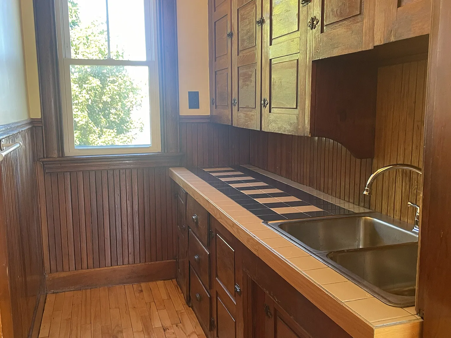 3 bed, 1100 sqft, $1,775 — Photo 3