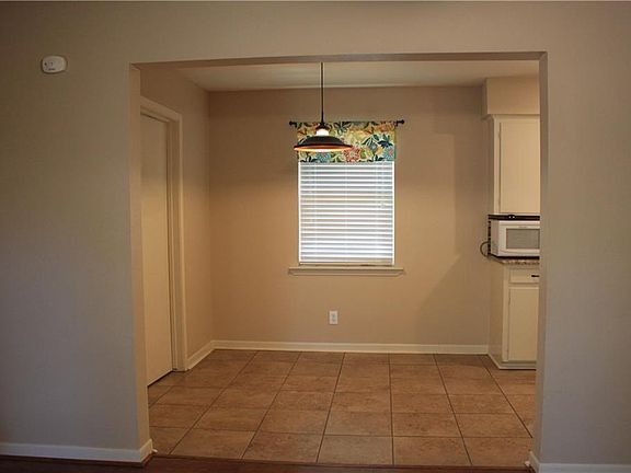5th image of 100 Villanova Ct