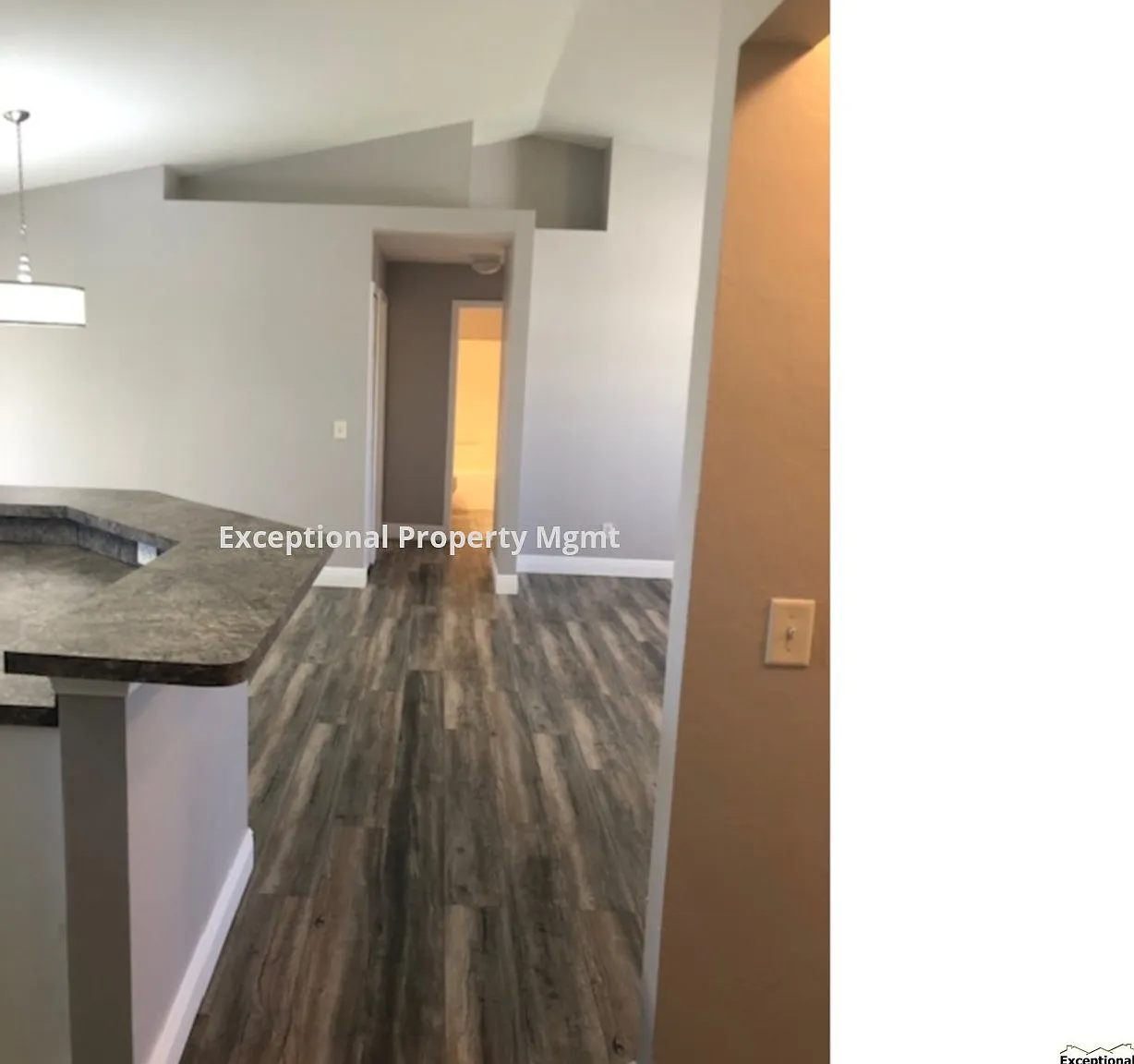 3 bed, 2.0 bath, 1423 sqft, $1,950 — Photo 4