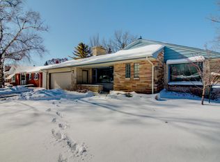 7247 N Mohawk Ave, Glendale, WI 53217