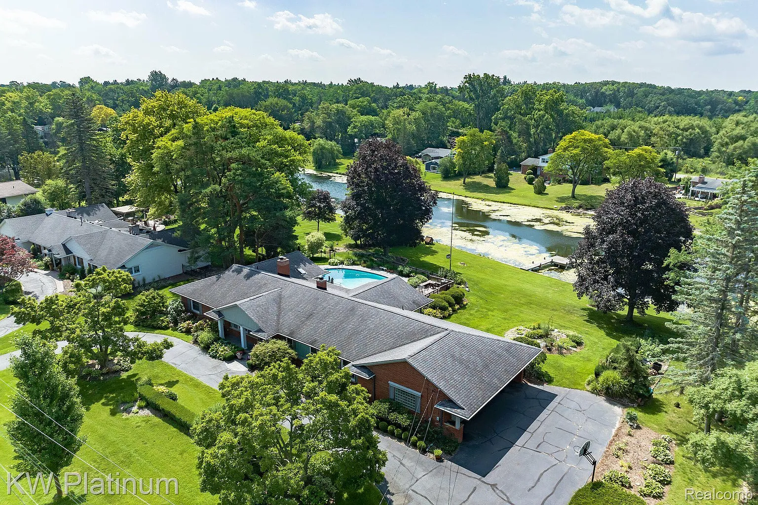 708 Parkman Dr photo 1