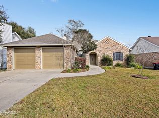 121 Pleasant View Dr, Lafayette, LA 70503
