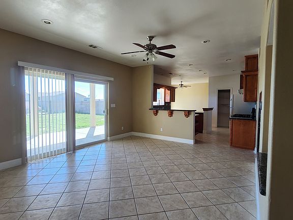 4th image of 9784 Sherwood Ave