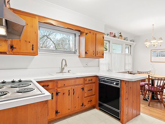 4th image of 21 Shinnecock Ln