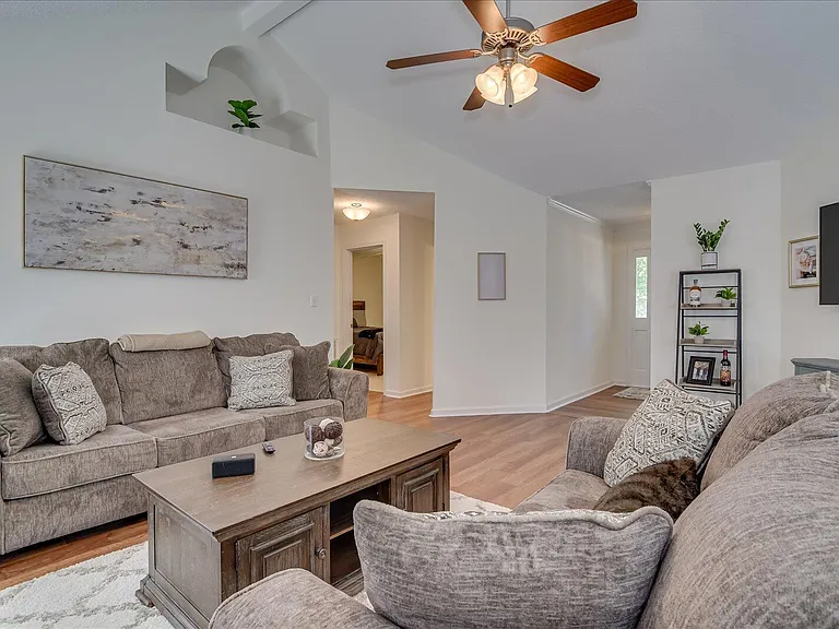 4724 Brookgreen Rd — Photo 8