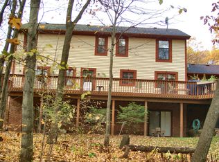 2211 Quiet Valley Trl, Brighton, MI