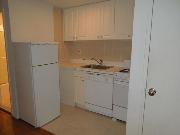 4th image of 431 E 86th St #2F
