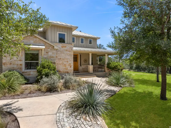 255 DOVE VALLEY DR, Center Point, TX 78010