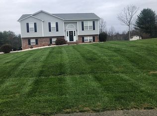 164 Westbridge Pl, Mount Airy, NC 27030