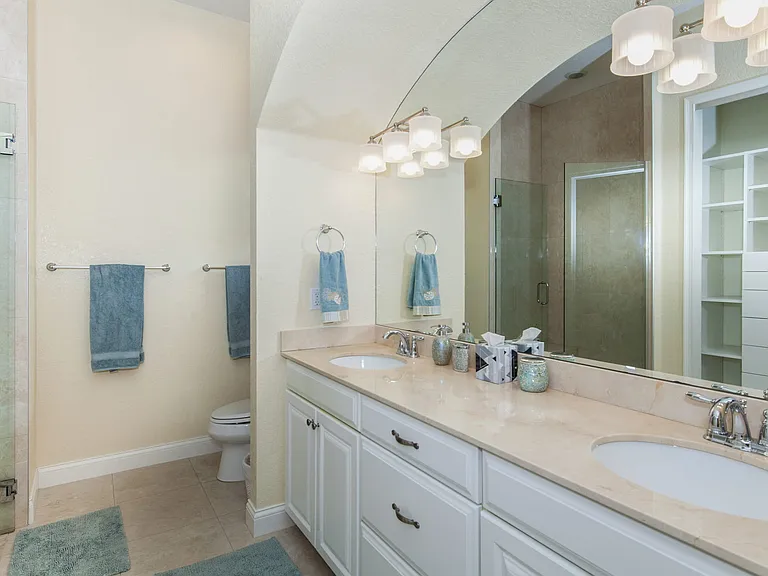 Main bathroom